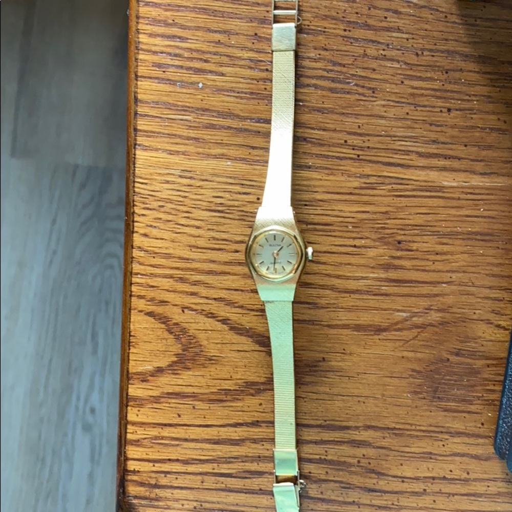 Vintage Bulova Quartz ladies watch 1983